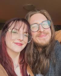 Clara Dickson's Instagram, Twitter & Facebook