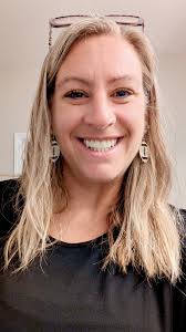 Hi, it's my birthday today 🎂 and Mom told me I'm beautiful.