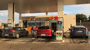 The 2019 kia niro hybrid is a nimble hybrid with enough room for 5. Pruebas De Consumo Hyundai Ioniq Vs Kia Niro Vs Toyota Prius Engendro Mecanico