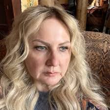 Amanda Steen's Instagram, Twitter & Facebook