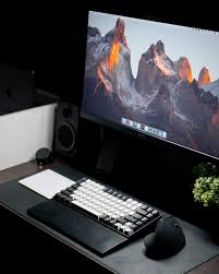36 minimalist pc mac office 42 beautiful workstations designed. Minimalist Desk Setup By Jeorge In The Philippines