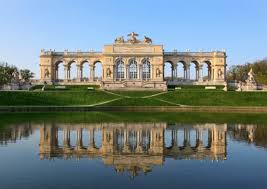 We did not find results for: Das Schloss Schonbrunn In Wien