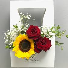 Rose Birthday Flowers For Her Sunflower And Red Rose Flower Box Red Roses And Sunflowers Sunflowers And Roses Red Rose Flower
