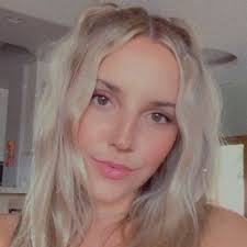 Jen Nichols (@JenNicholss)