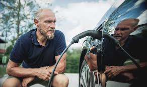 Hermann maier was born in austria on thursday, december 7, 1972 (generation x). Hermann Maier Uber Den Audi E Tron Audi Osterreich