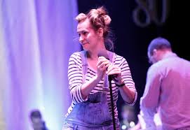 Find top songs and albums by monika absolonova, including najednou (czech version), teď královnou jsem já and more. Monika Absolonova Shodila Dlouhe Vlasy A Zcela Zmenila Kafe Cz