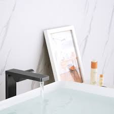 Man blickt auf schornsteine, antennen, dachfenster und die lärmende stadt. Design Waschtischarmatur Badarmatur Nt3220g Hoher Auslauf Wasserhahn Farbe Gunmetal