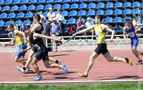 4×100 and 4×200 relay racing events can be roughly divided into a few separate sprint races that take place on different tracks. What Are The Types Of Relay Races