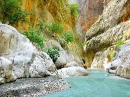 Fethiye saklıkent kanyonu, 18 km uzunluğunda ve 200 metre yüksekliğinde oldukça büyük derin bir kanyondur. Saklikent National Park Saklikent Milli Parki Fethiye Foto Wegbeschreibung Lage Planet Of Hotels