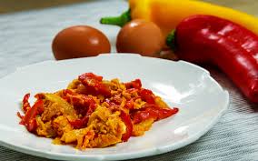 Peperoni e patate in padella calabrese. Peperoni E Uova Strapazzate La Semplice Ricetta Pugliese