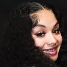 Linnette Garcia's Instagram, Twitter & Facebook