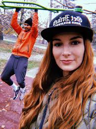 Последние твиты от byealex (@byealexhun). Byealex Es Huga A Csodaszep Amarilla Meselt A Gyerekkorukrol Szmo Hu