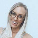 Sarah Ginter's Instagram, Twitter & Facebook