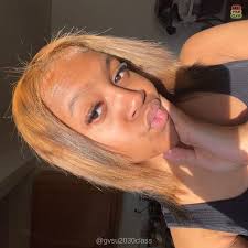 Hey y'all, my name is Savannah. I currently live in Clarksville and I'm  going to apsu this fall for Graphic Design. I love Christmas, my dogs and  hanging with friends always up