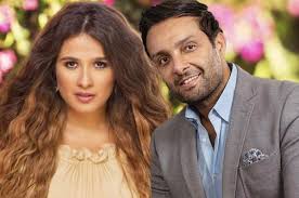 ياسمين عبد العزيز تجري جراحة جديدة بعد خروجها من العناية المركزة. ÙÙŠ Ø£Ø²Ù…ØªÙ‡Ø§ Ù…Ø¹ Ø¹Ø§Ø¦Ù„Ø© Ø­Ù„Ø§ÙˆØ© Ø´Ù‚ÙŠÙ‚ ÙŠØ§Ø³Ù…ÙŠÙ† Ø¹Ø¨Ø¯ Ø§Ù„Ø¹Ø²ÙŠØ² ÙŠØ±ÙØ¹ Ø´Ø¹Ø§Ø± Ø£Ù†Ø§ ÙˆØ£Ø®ØªÙŠ Ø¹Ù„Ù‰ Ø§Ù„ØºØ±ÙŠØ¨ Ø¯Ø§Ø± Ø§Ù„Ù‡Ù„Ø§Ù„