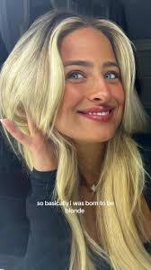 Avery Halloran's Instagram, Twitter & Facebook