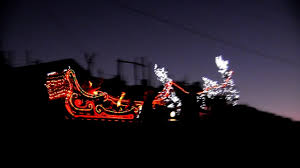 A su paso por una única noche, el amor se agazaga en los portales. Viejito Pascuero Recorre En Su Trineo Las Localidades De Rio Hurtado Youtube