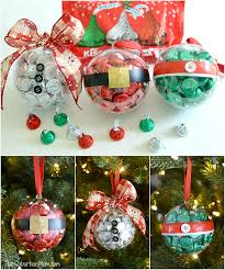 Diy Christmas Ornaments With Hershey S Kisses Small Christmas Gifts Diy Christmas Gifts Diy Christmas Ornaments Easy