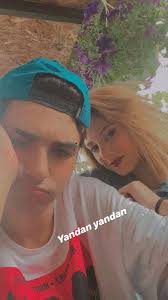 Zeynep Eren Adli Kullanicinin Berya Panosundaki Pin 2020 Unlu Fotograflari Fenomenler Unluler