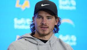 Justin Herbert's Instagram, Twitter & Facebook