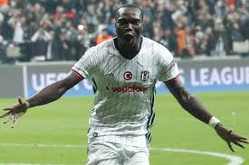 Kamerunlu futbolcunun sözleşmesinde yer alan maddeye göre sezon sonu takımdan. Cameroon Hero Aboubakar S Stirke Not Enough To Rescue Besiktas Goal Com
