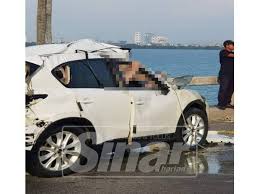 Mangsa yang juga pemandu kereta terbabit dikenal pasti sebagai lim yen tat berusia, 26 tahun, katanya di sini hari ini. Mayat Masih Sempurna Biarpun Terperangkap Hampir Tiga Hari