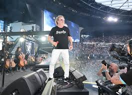 Sammy Hagar (The Red Rocker)