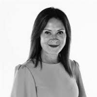 Leslie Somerville's Instagram, Twitter & Facebook