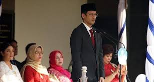 Salah satu poin yang disampaikan nadiem makarim dalam pidatonya dan membuat saya terkesima adalah, temukan hari guru dirayakan setiap tanggal 25 november, bertepatan dengan hari jadi pgri (persatuan guru republik indonesia) sebuah organisasi yang menaungi para guru di indonesia. Cari Guru Berkualitas Nadiem Makarim Buat Program Guru Penggerak
