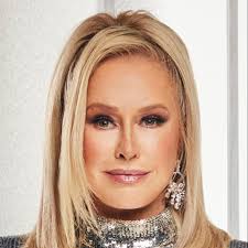 Watch The Real Housewives of Beverly Hills