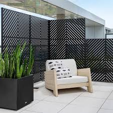 Privacy screen ideas of all kinds: 12 Best Outdoor Privacy Screens 2021 Hgtv