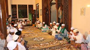 Hari kiamat atau yang oleh umat islam di imani sebagai rukun iman ke enam adalah hari dimana berakhirnya kehidupan makhluk ciptaan allah swt. Hukum 7 Harian Orang Meninggal Dalam Islam Dalamislam Com