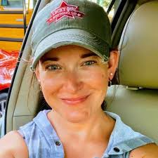 Mom of 3 killed in head-on crash was drawn to helping others, family says