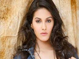 She was born in mumbai, maharashtra, india. Amyra Dastur Hd Pictures Download Actresses Celebrities New Movie Posters