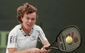 1 rankings simultaneously for 29 weeks. Martina Hingis Sturzt Steffi Graf Am 31 Marz 1997 Vom Tennis Thron