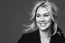 Här är de spännande entreprenörerna som gästar årets Anders  Wall-föreläsning i entreprenörskap i universitetsaulan i Uppsala den 20  november: Isabella Löwengrip, superbloggare med eget skönhetsmärke Barbara  Bergström, Engelska skolan Jarno Vanhatapio ...