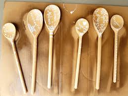 Kräuterschilder aus holz selber machen? Diy Krautergarten Kochloffel Schilder Krauterschilder Beschriftung Holz Klarlack Weisse Farbe Ba Krauterschilder Diy Krautergarten Krauterbeet