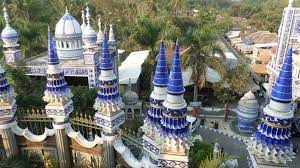 Jun 23, 2021 · pemkot balikpapan melalu satpol pp dan instansi terkait melakukan penertiban terhadap pkl yang berjualan persis di halaman pasar pandansari, balikpapan. Fakta Fakta Unik Masjid Tiban Malang Yang Membuat Orang Berbondong Bondong Untuk Mengunjungi Masjid Ini