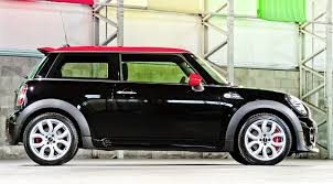 The 2012 mini cooper s coupe was a riot to drive, but the exterior styling and interior layout earned mixed reviews. Used Cars How To Buy A Second Hand Mini Cooper S Jcw 2006 2012 Car Magazine