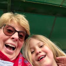 I have an obsession with the sea and I am always struggling with capturing  moving water, let's hope I've caught it, can I have your thoghts please. 😃