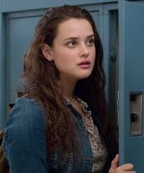 Turns Out Katherine Langford Is In Season 3 Of 13 Reasons Why In 2020 Langford Katherine Short Hair Styles