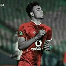 تحدث صلاح محسن لاعب الأهلي، عن تتويج القلعة الحمراء ببطولة دوري أبطال أفريقيا للمرة العاشرة والثانية على التوالي في تاريخ النادي. Salah Mohsen Salahmohsen37 Twitter