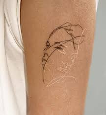 Minik Buyuk Siyah Beyaz Veya Renkli Dovme Ilhamimiz Yaratici Kalici Gecici Ve Kina Dovmesi Fikirleri Ile Dol Mini Tattoos Minik Dovmeler Eslesen Dovmeler