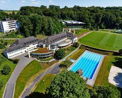 Bürgermeister klaus pipke überzeugte sich von der neuen beleuchtung vor ort. Sportschule Hennef Posts Facebook