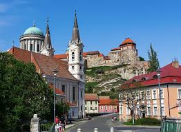 De la nord la sud, dunarea principalele obiective turistice sunt: Turnul Cu Un Ceas In Ungaria Vysehrad Ungaria AtracÈ›ii Locuri Interesante Recenzii