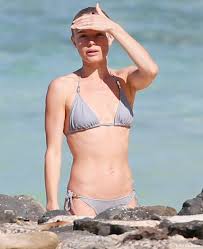 Read the rules before posting! Celebrity Entertainment Kate Bosworth Hits The Beach In Hawaii Blue Crush Style Popsugar Celebrity Photo 10