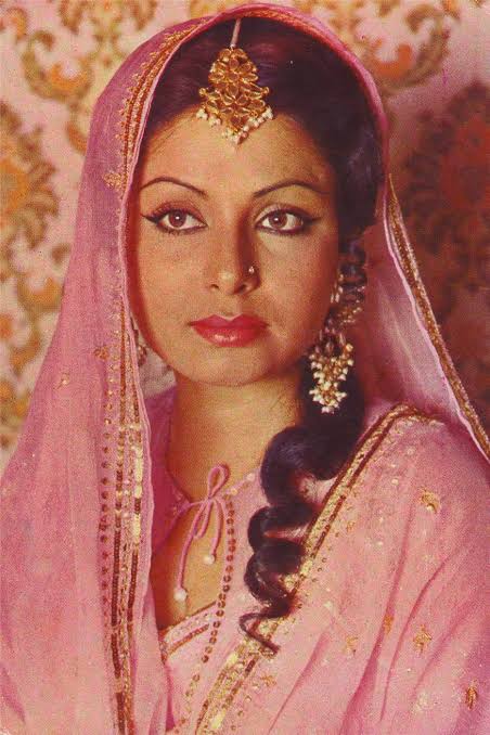 Rakhee Gulzar - Biography - IMDb