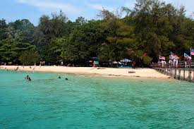 Satu lagi aktiviti menarik yang boleh anda lakukan adalah parasailing. 12 Pulau Yang Menarik Di Sabah Sangat Cantik Best