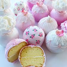 Leyara Cakes Baryeah Oueik On Instagram Ever Wonder What Goes Into A Cakeball Cake Sphere Cakes Covered In Buttercream Cake Cover Cake Balls Cake Pops