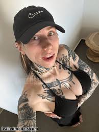 Experience Inked Sophie's Hardcore Performances Nackt